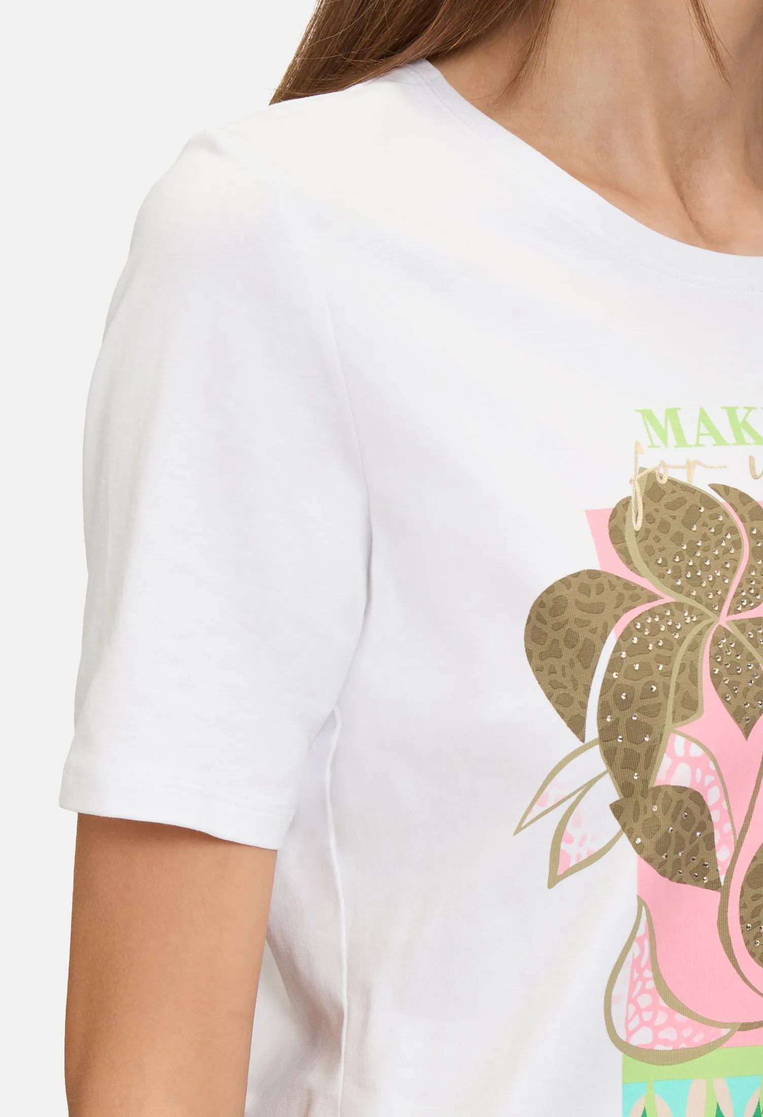 Basic Shirt with Floral Graphic