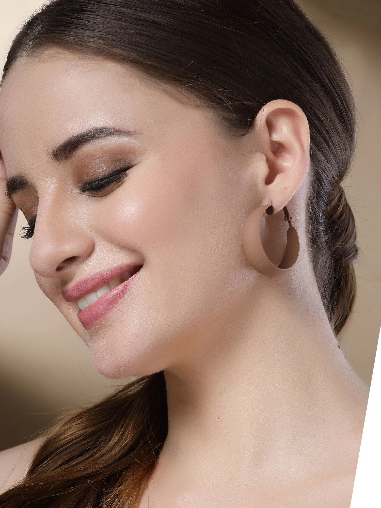 Bohey by KARATCART Matte Finish Brown Graduating Hoop Earrings