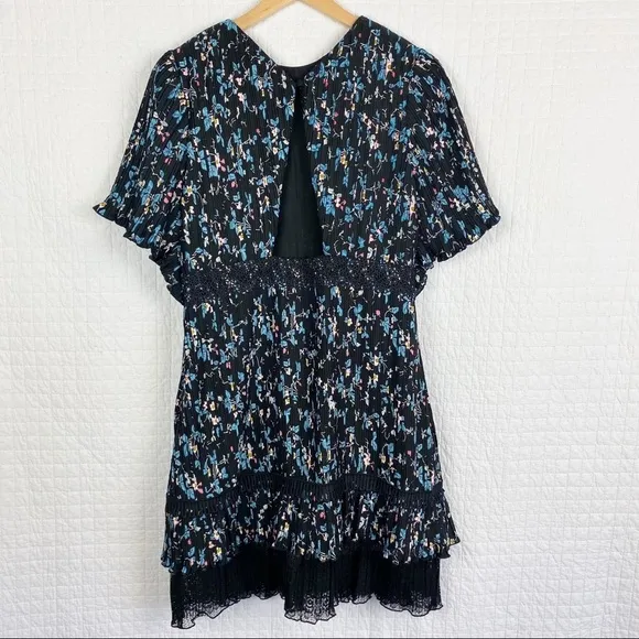 CHELSEA28 Pleated Floral Print Lace Dress NWT Large Ditsy Floral Print