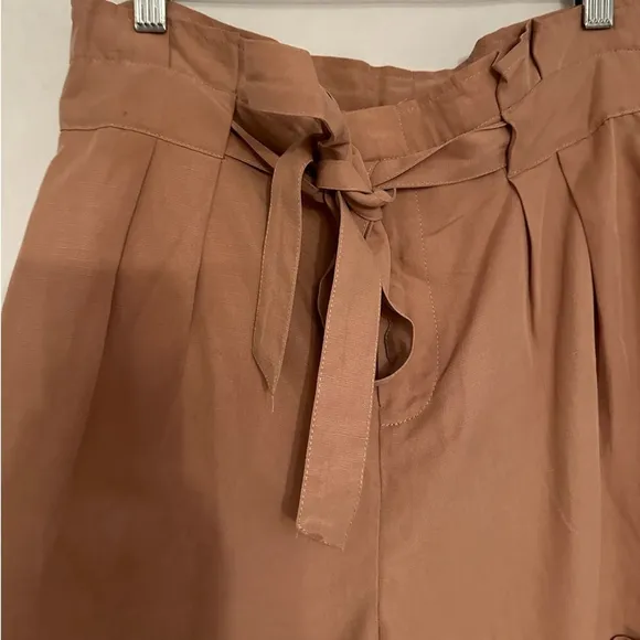 Club Monaco 'Anree' Short in Peach Bluff - Paperbag Shorts Size 00 Meghan Markle