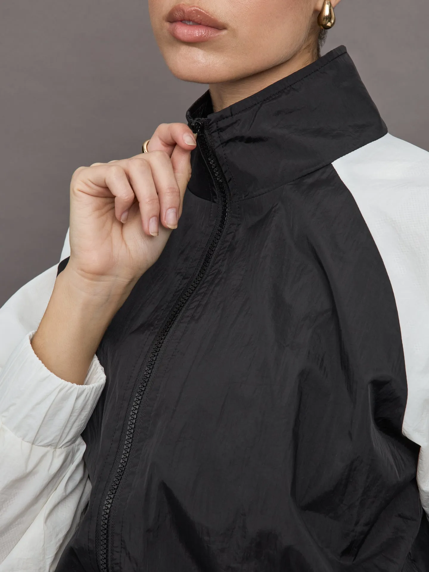 Colorblock Windbreaker - Black / Cloud Dancer