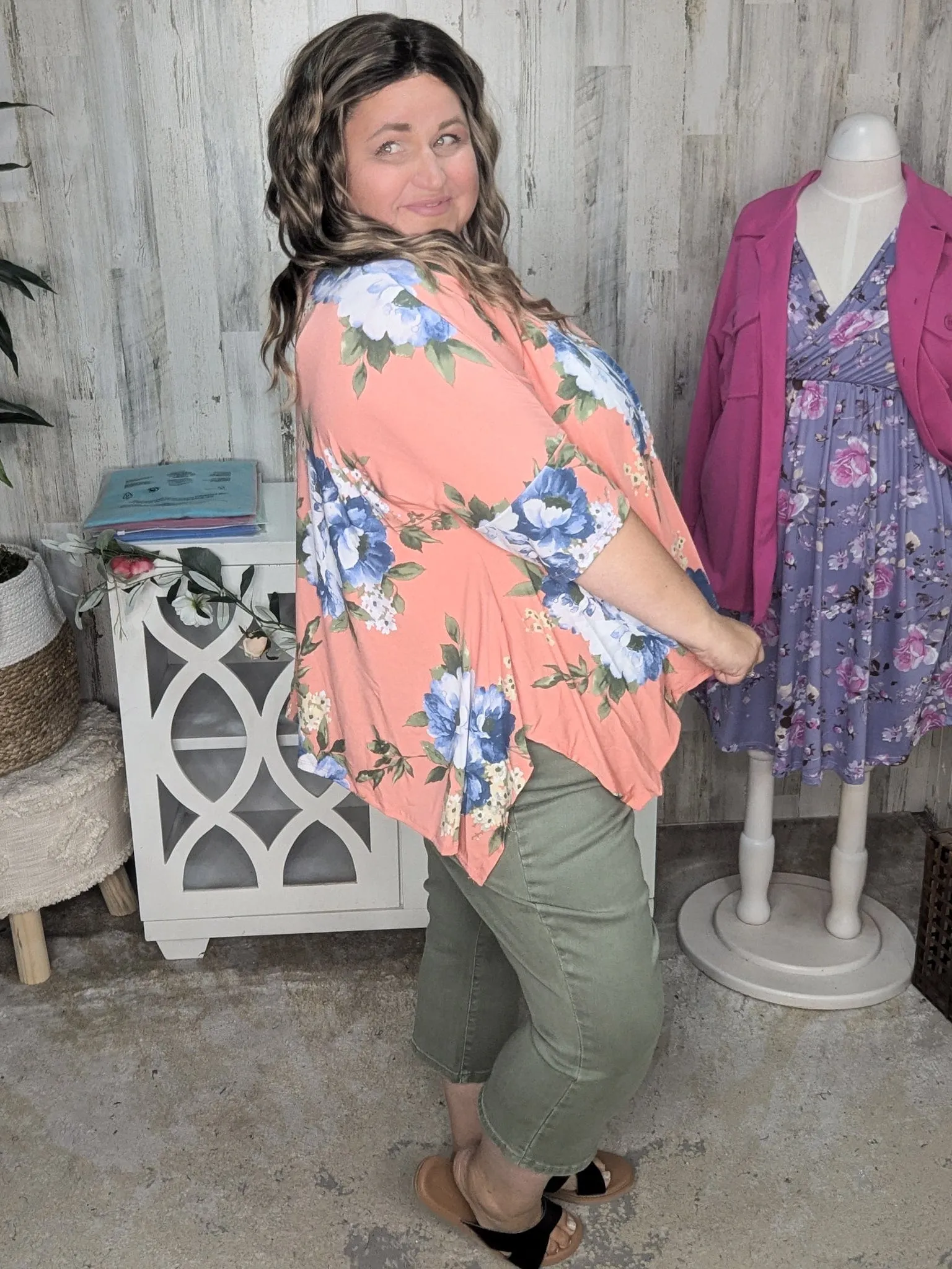Constance Sharkbite Flowy Top in Apricot Floral