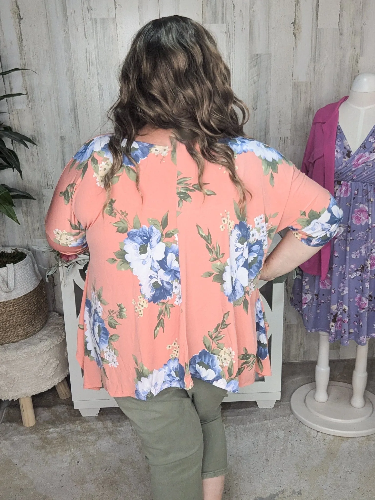 Constance Sharkbite Flowy Top in Apricot Floral