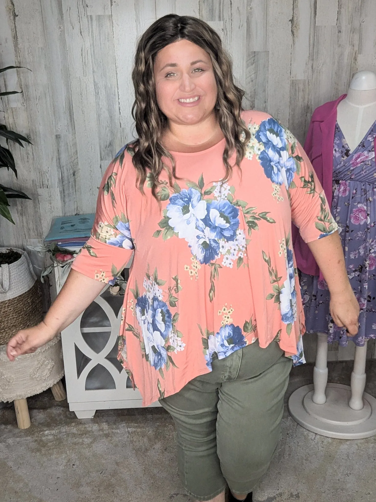 Constance Sharkbite Flowy Top in Apricot Floral