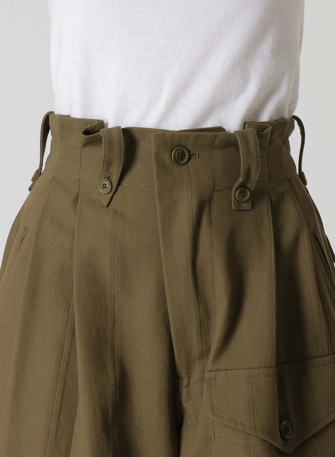 DOBBY CHINO PANTS WITH LEFT FLAP POCKET