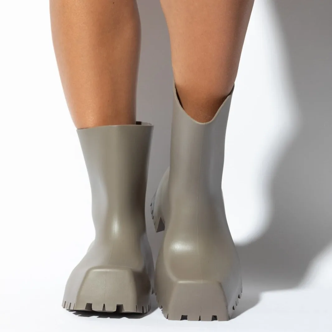 GREY CHUNKY WET BOOTS