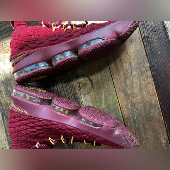 Jual Nike Low Lebron James XVI wine red sneakers  - 897649-619, size 6.5 (MB1)