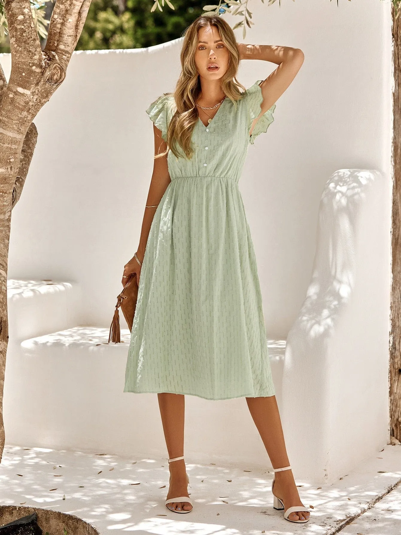 Kelis® | Fashionable and minimalist   dress