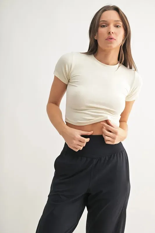 MONO B Essential Micro-ribbed Cropped Athleisure Tee