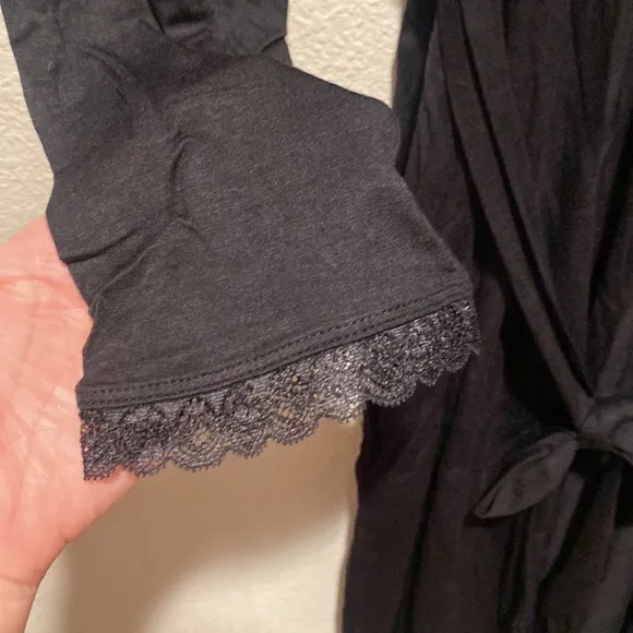 Motherhood Maternity Robe Black Size S/M long sleeve‎ Tie waist lace