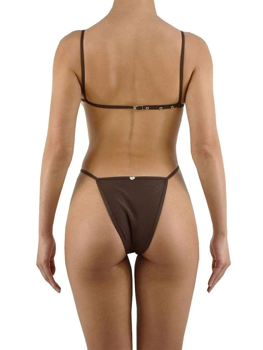 NAOMI BOTTOM | CHOCOLATE