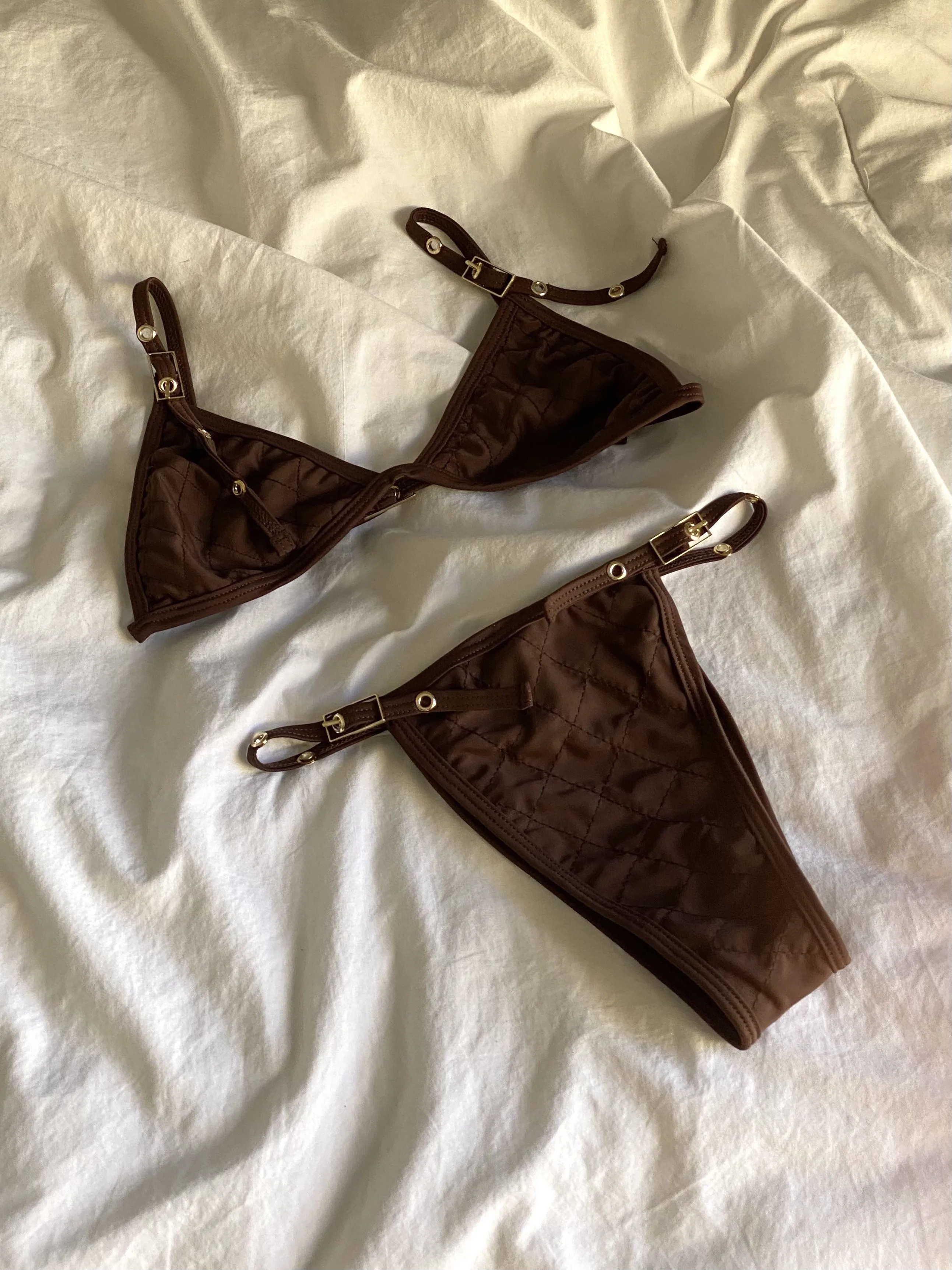 NAOMI BOTTOM | CHOCOLATE