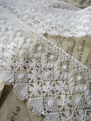 Off White English Nottingham Lace- Fine Torchon Flowers- 5.5 cm