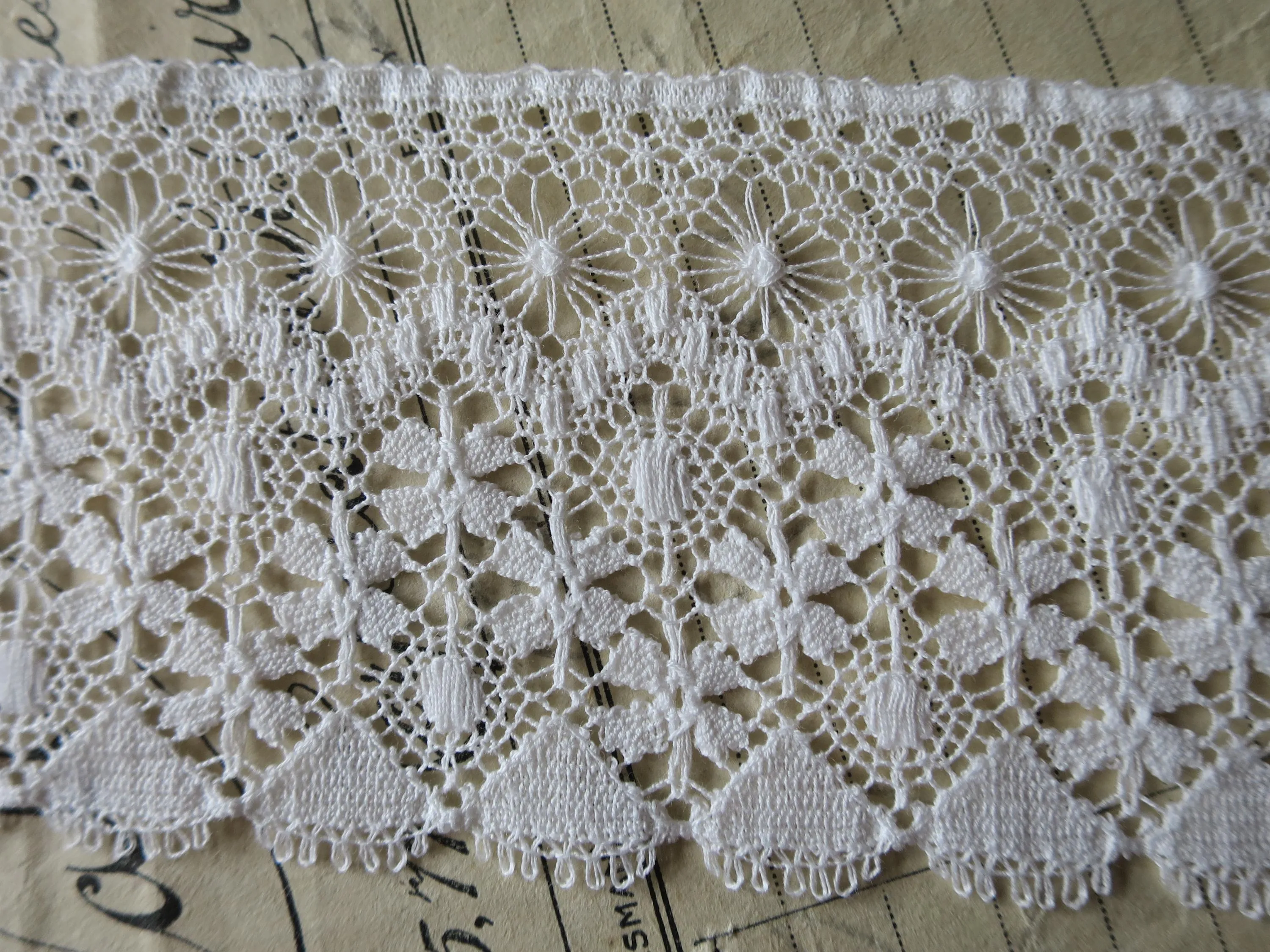 Off White English Nottingham Lace- Fine Torchon Flowers- 5.5 cm