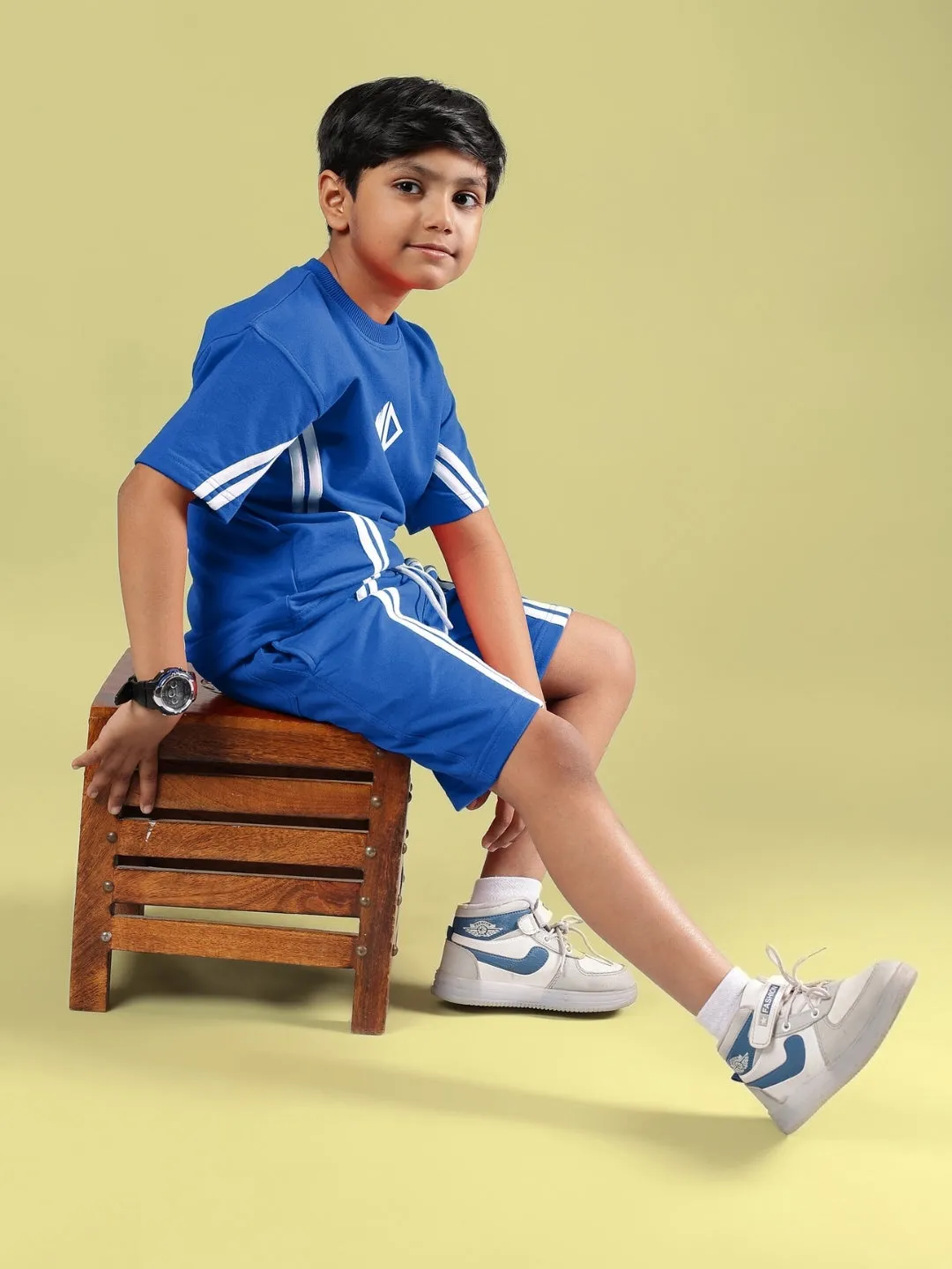 OUTLOOK SHORTS FOR BOYS & GIRLS (BLUE)