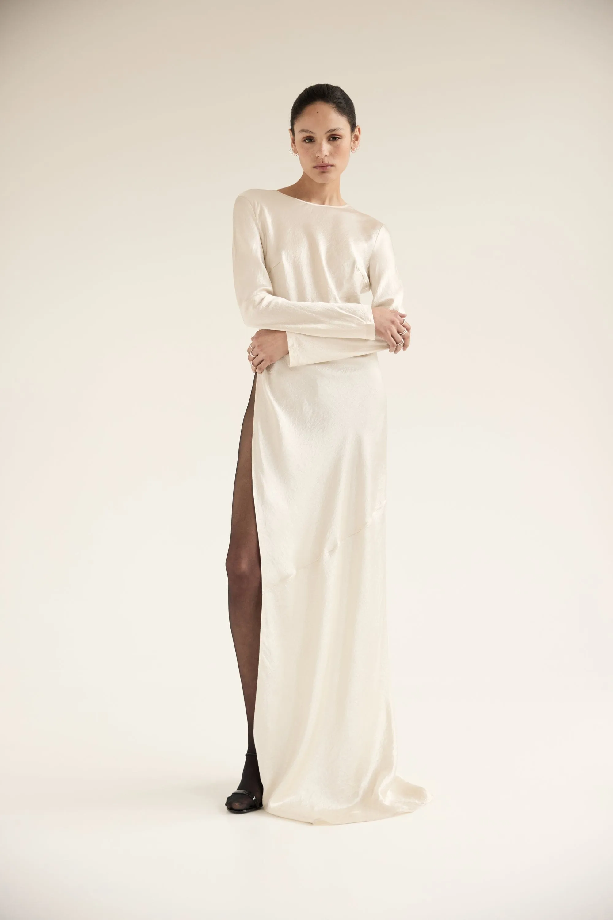 REVERY HIGH SPLIT LONG SLEEVE DRESS | CREAM
