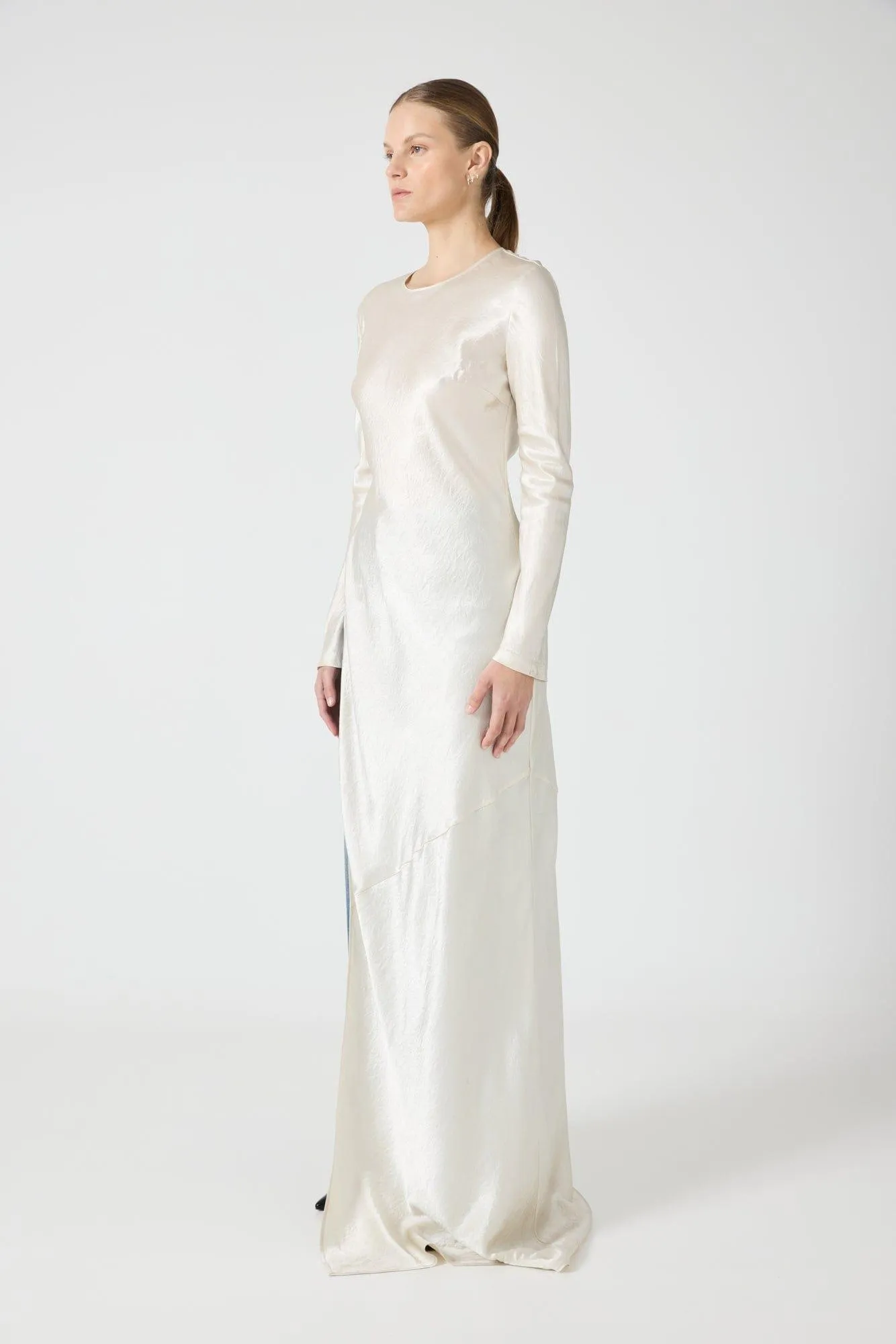 REVERY HIGH SPLIT LONG SLEEVE DRESS | CREAM