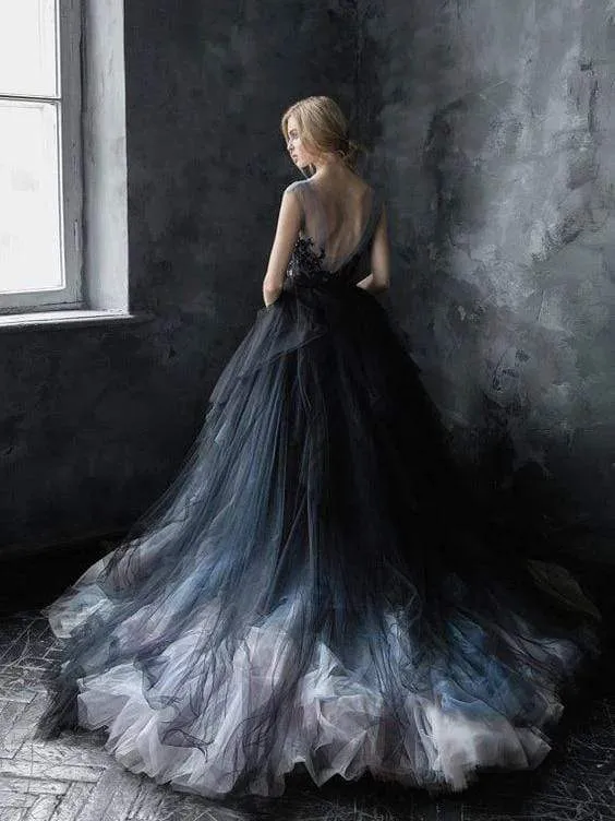 Roycebridal A-line Scoop Black Applique Soft Tulle Wedding Dress