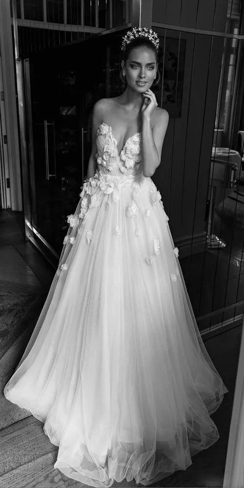 Roycebridal Beautiful Wedding Dresses A-line Scoop Hand-Made Flower Beading Bridal Gown,MW449