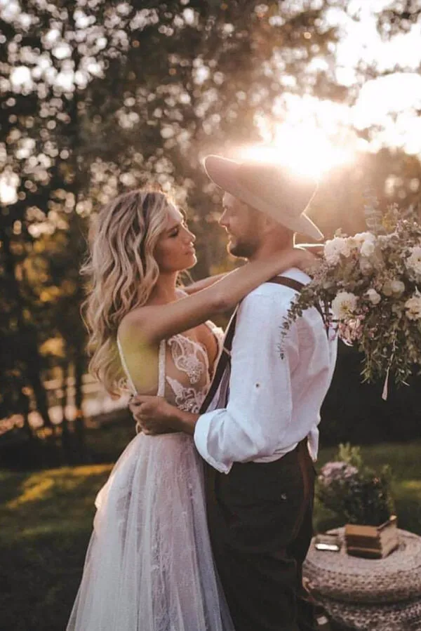 Roycebridal Boho Tulle Lace Sweep Train Wedding Dress Bridal Gown With Feather, MW524