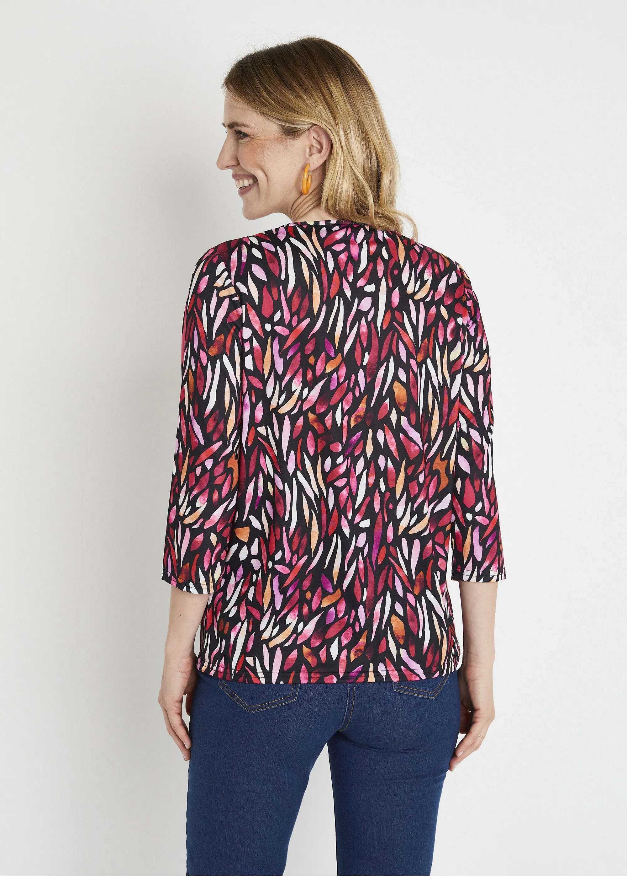 Short T-shirt with fancy print round neck