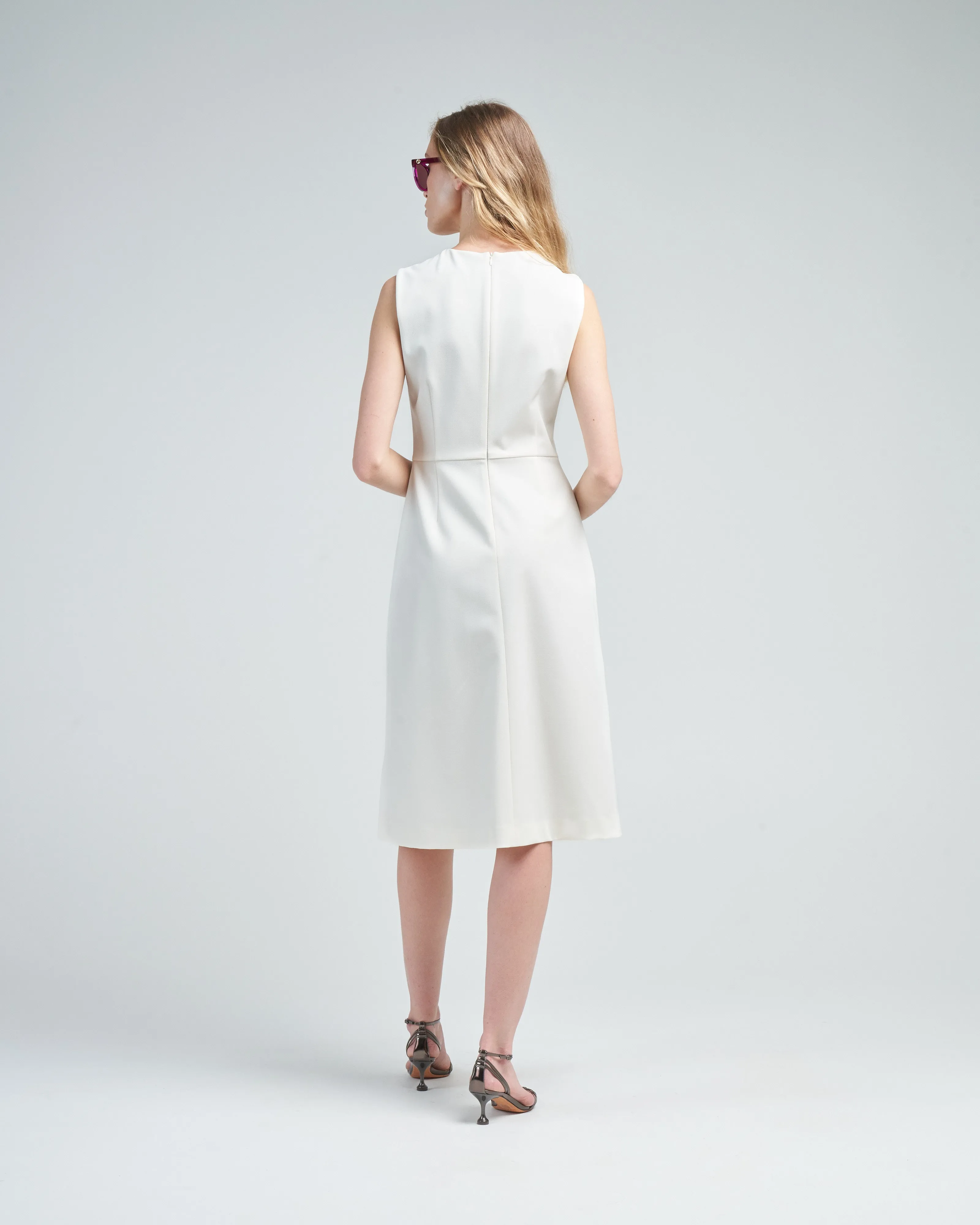 sleeveless dress