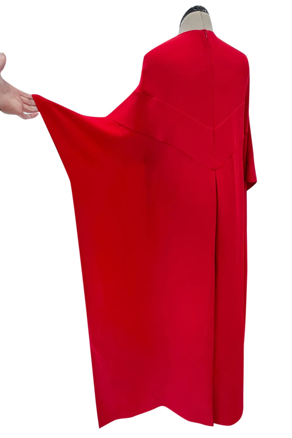 Stunning 2017 Valentino by Pierpaolo Piccioli Minimalist Red Cady Caftan Dress