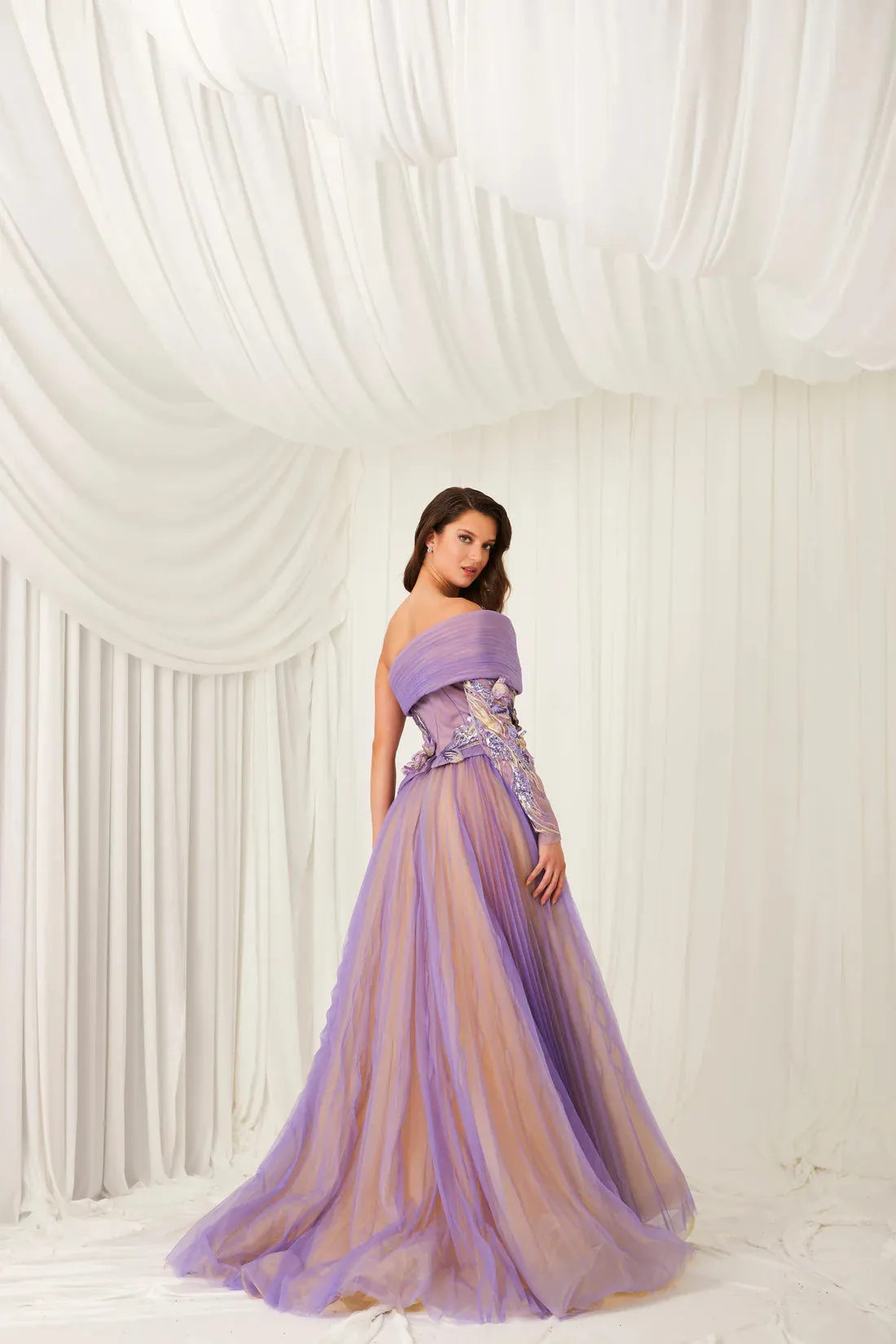 Style F02807