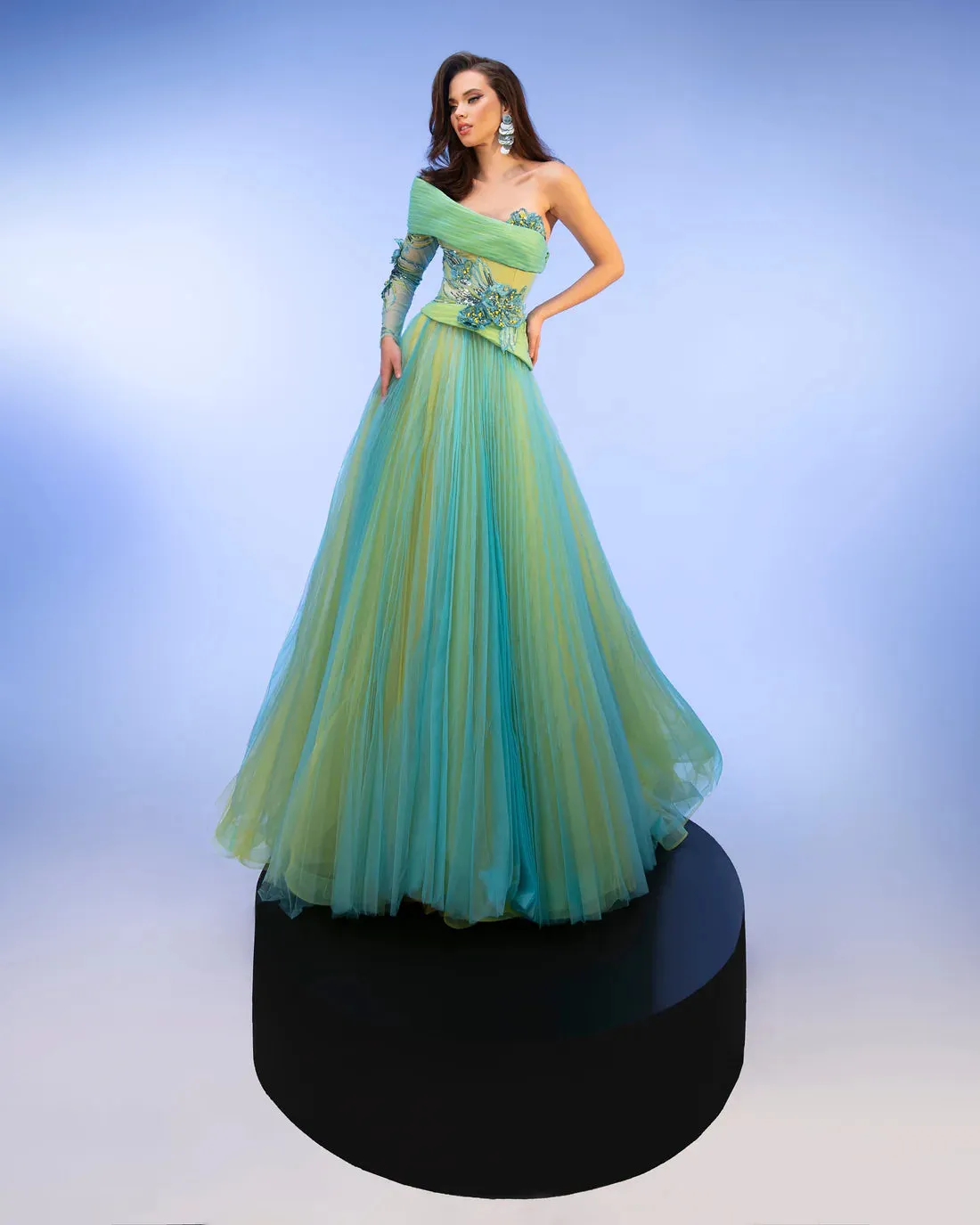 Style F02807