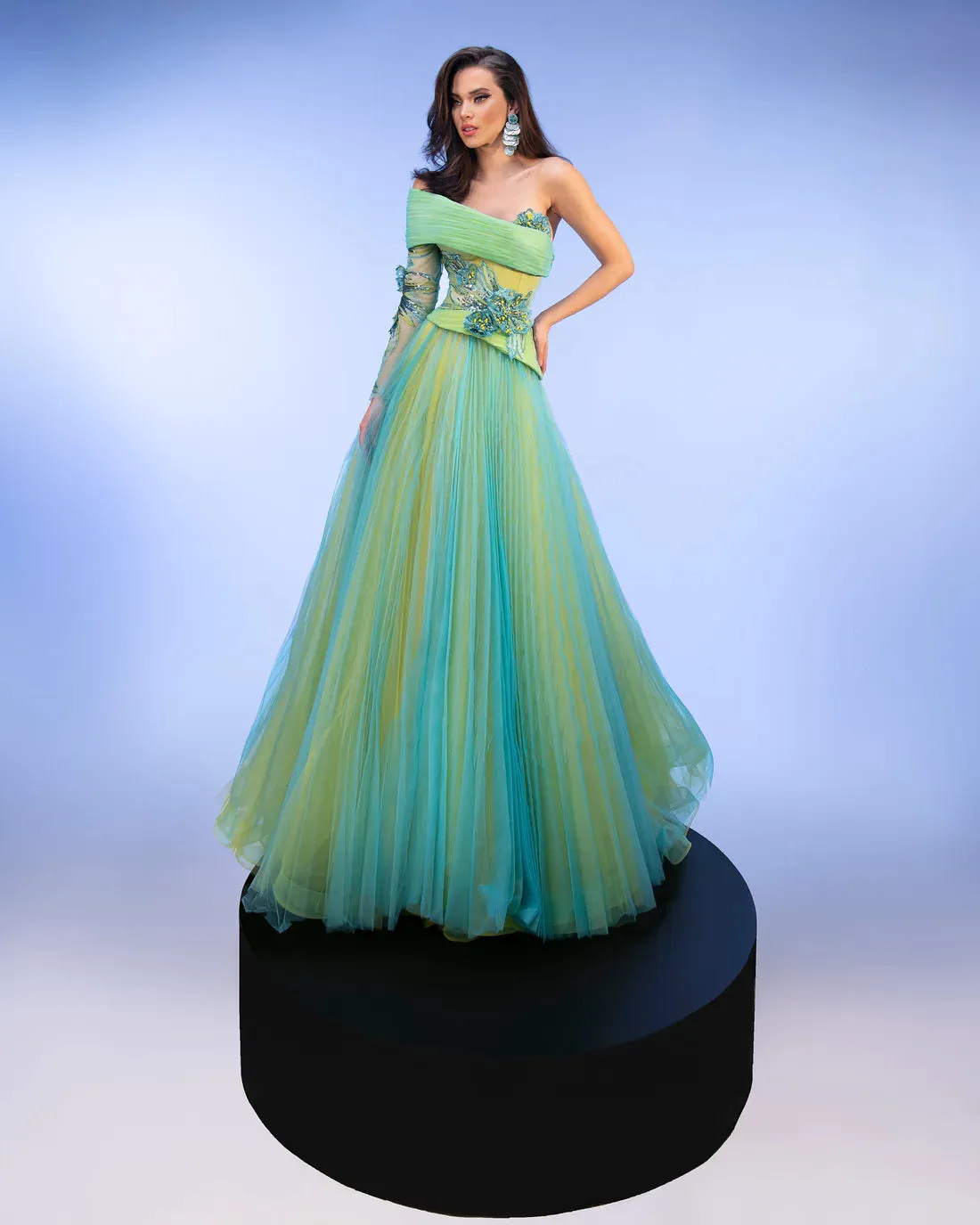 Style F02807
