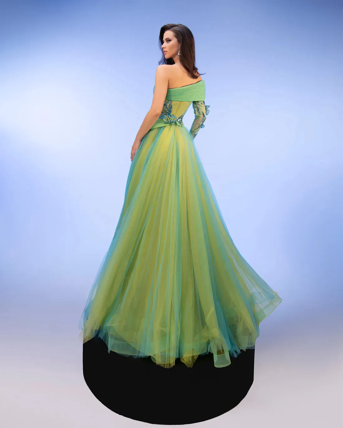 Style F02807