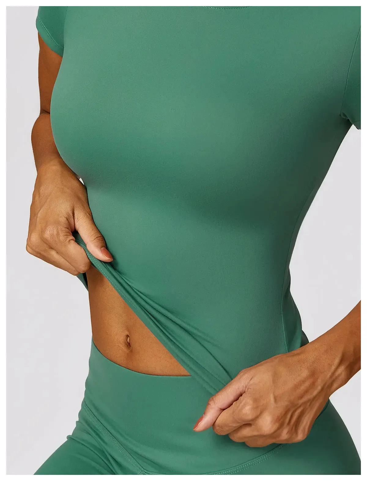 Tallis - Sculpting Active Fit Woman's Gym Set
