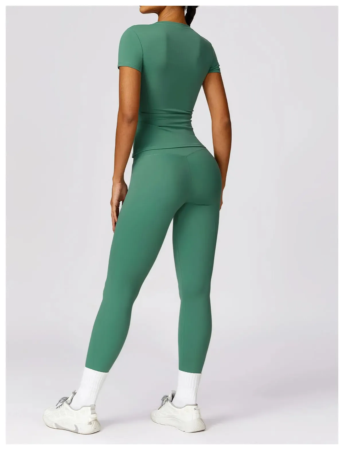 Tallis - Sculpting Active Fit Woman's Gym Set