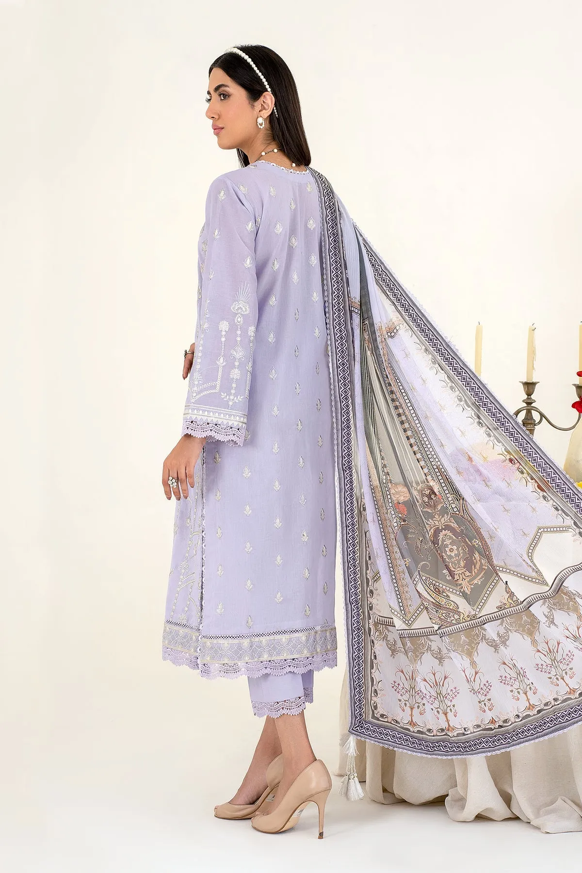 Traditional Lilac Embroidered Pakistani Salwar Kameez Dupatta