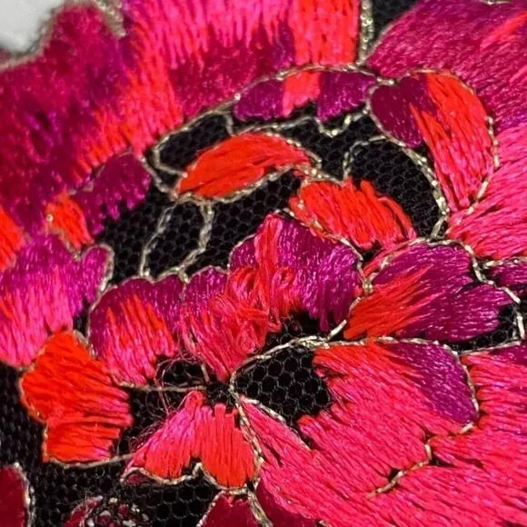 Victoria’s Secret - Plunge floral embroidered push up bra
