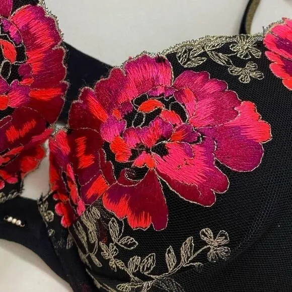 Victoria’s Secret - Plunge floral embroidered push up bra