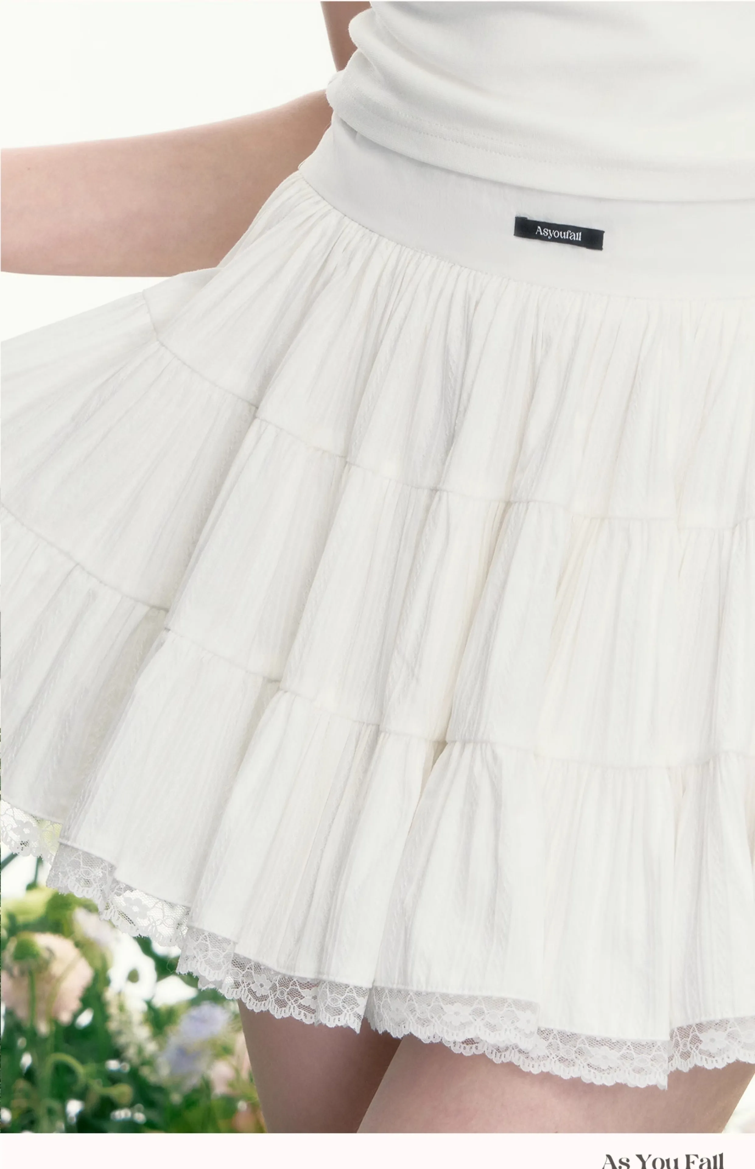 Voluminous Mini Skirt With Lace Trim