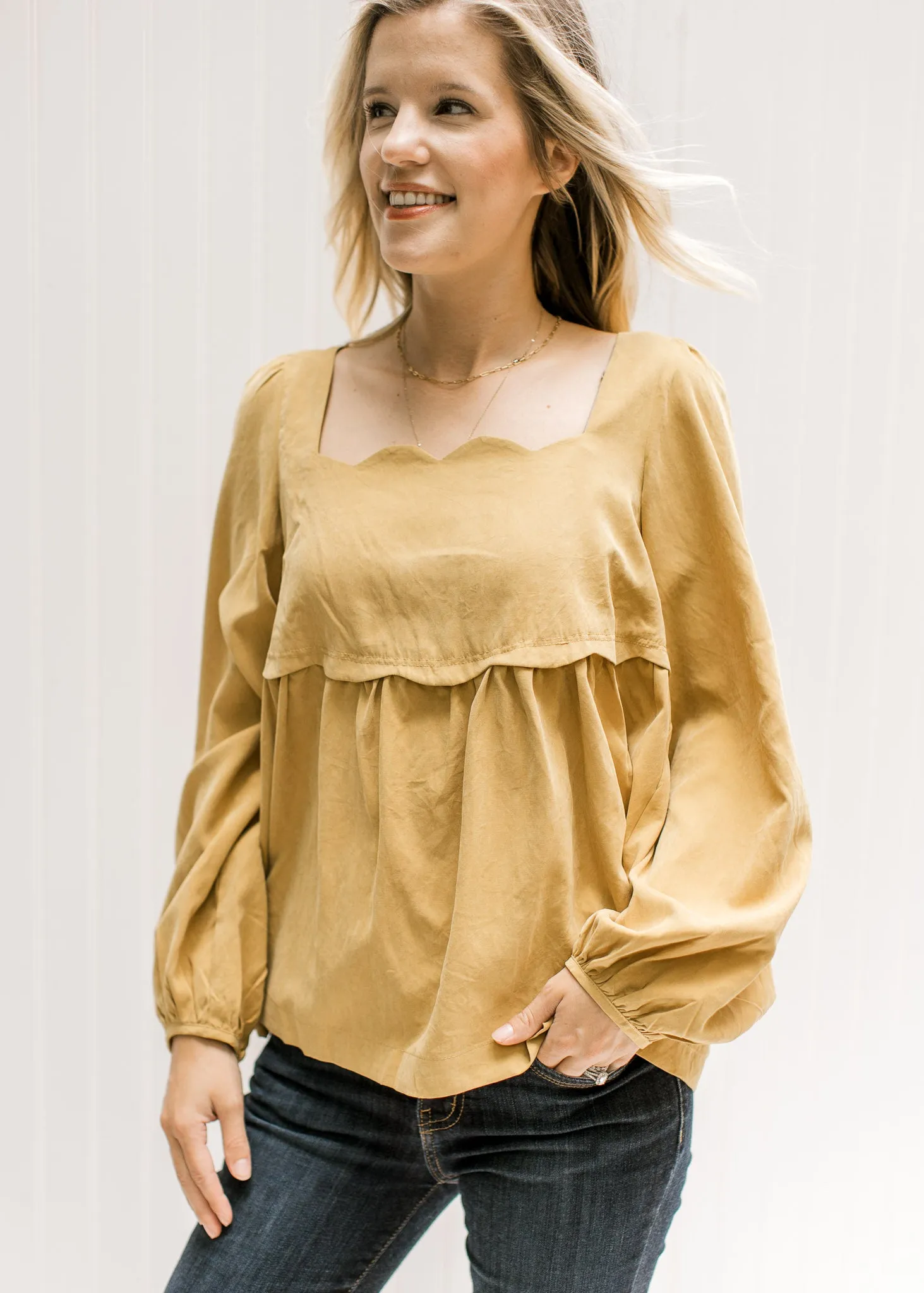 X Scallops of Gold Top