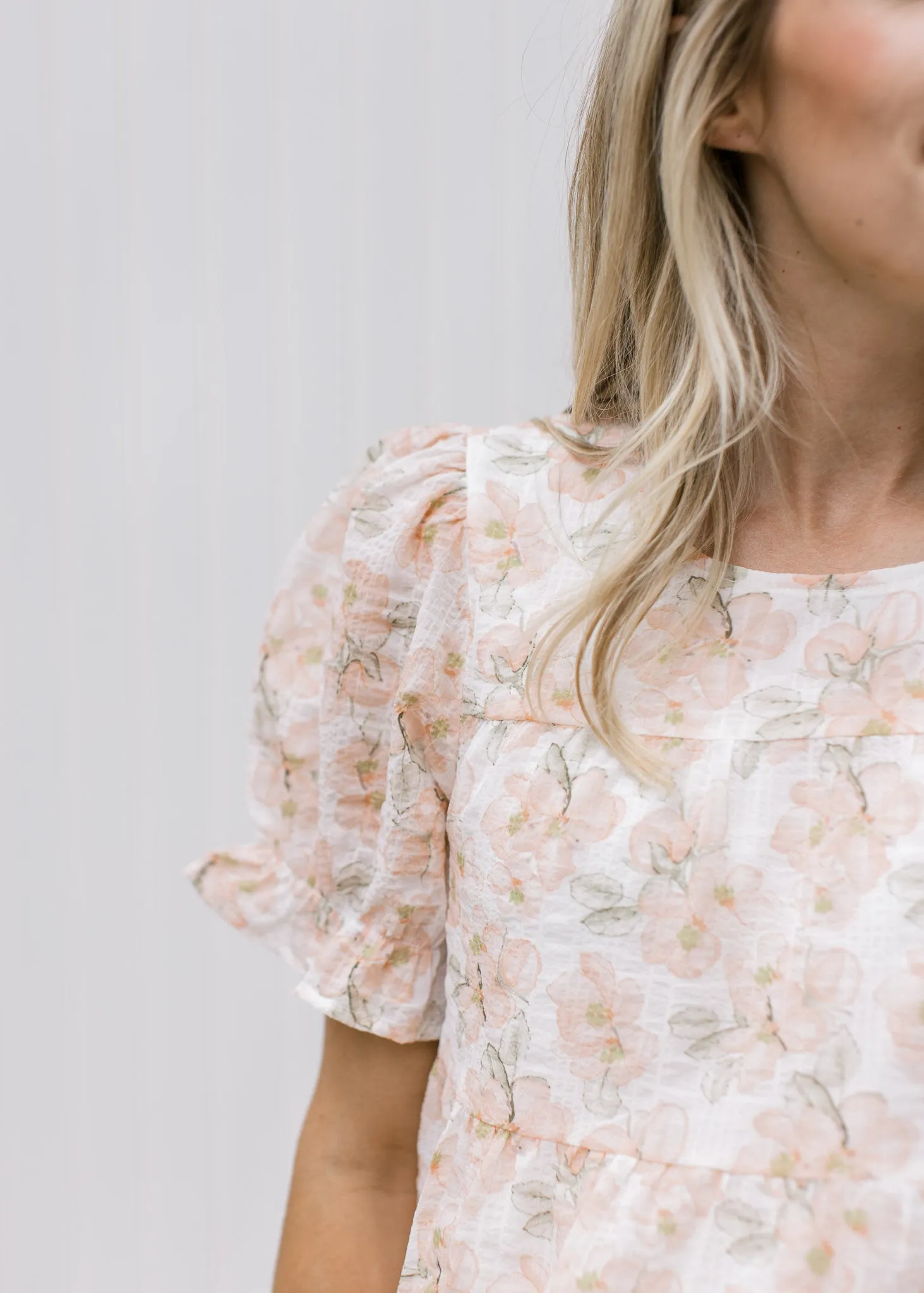 XZ Watercolor Peach Flower Top