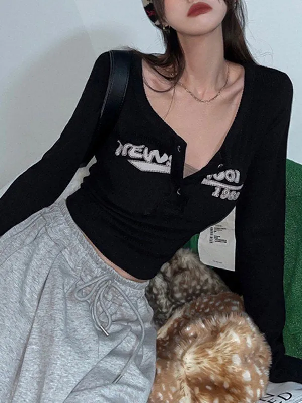 Y2K Schwarzes Langarm Rib Crop Top mit Buchstaben Print